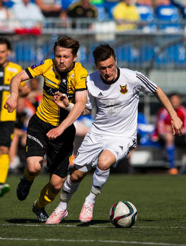 Frej Täbys Adam Gradén och Östersunds Jamie Hopcutt