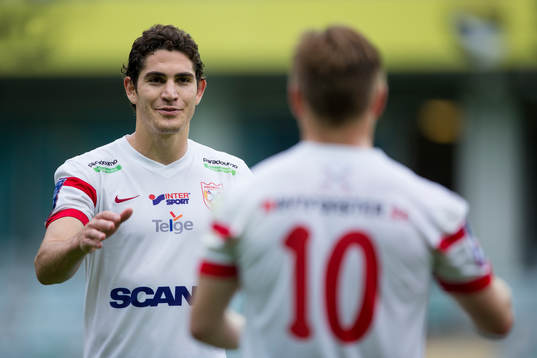 Assyriskas Gustavo Ezequiel Blanco Leschuk jublar ihop med