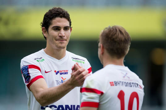 Assyriskas Gustavo Ezequiel Blanco Leschuk jublar ihop med