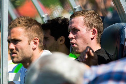 Hammarbys målvakt Ögmundur Kristinsson på bänken