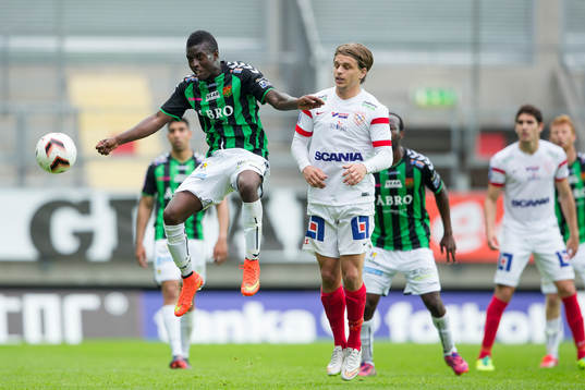 GAIS Kieron Cadogan vinner nickduell mot Assyriskas Fredrik