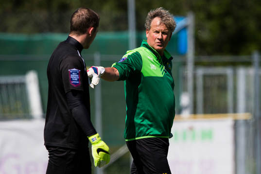 Hammarbys målvakt Ögmundur Kristinsson och