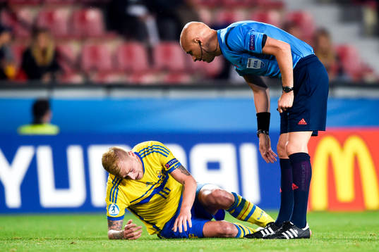 Sveriges John Guidetti har ont