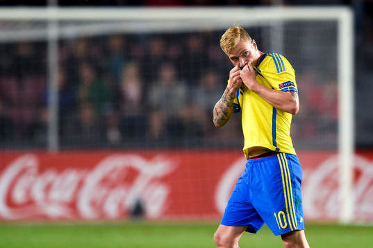 Sveriges John Guidetti tackar för sig och byts ut
