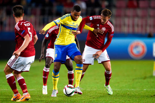 Sveriges Isaac Kiese Thelin och Danmarks Lasse Vigen