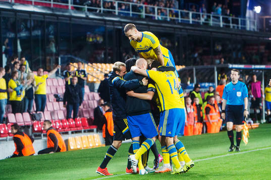 Sveriges spelare jublar