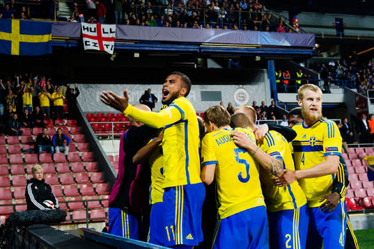 Sveriges Isaac Kiese Thelin, Ludwig Augustinsson och Filip