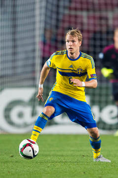 Sveriges Oscar Lewicki fotbollsmatchen i U21-EM mellan