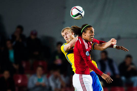 Sveriges Filip Helander och Danmarks Yussuf Poulsen