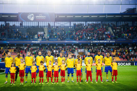 Sveriges Oscar Hiljemark, målvakt Patrik Carlgren, Victor