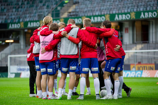 Örgryte samlade innan fotbollsmatchen i Div 1 södra