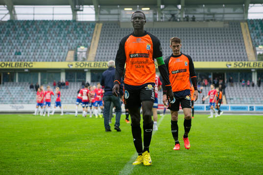 Kristianstads lagkapten Mohammed Mbye och Andreas Grahm