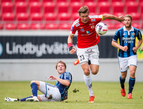 Djurgårdens Stefan Karlsson och Kalmars Viktor Elm