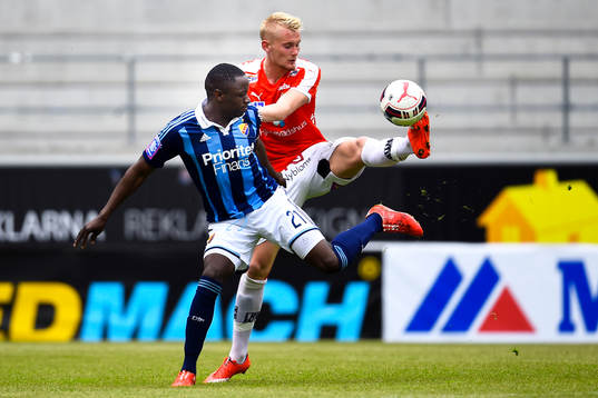 Djurgårdens Nyasha Mushekwi och Kalmars Ludvig Öhman