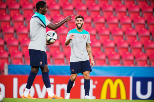Portugals William Carvalho och Sérgio Oliveira