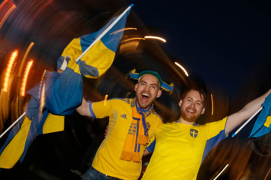 Svenska supportrar firar guldet i U21-EM