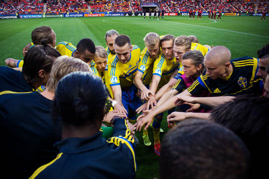 De svenska spelarna laddar