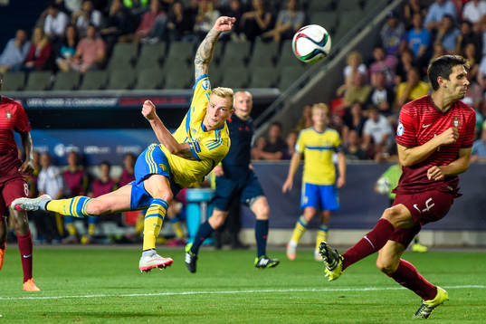 Sveriges John Guidetti med målchans