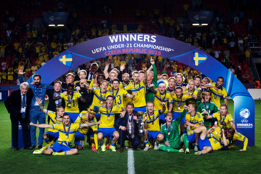 Det svenska laget jublar