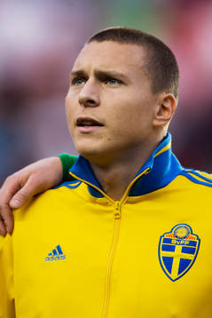 under Sveriges Victor Nilsson Lindelöf vid lineup innan