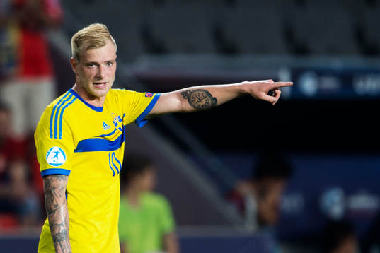 Sveriges John Guidetti gestikulerar
