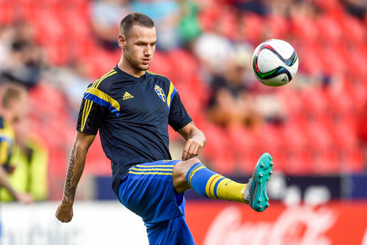 Sveriges Alexander Milosevic värmer upp före