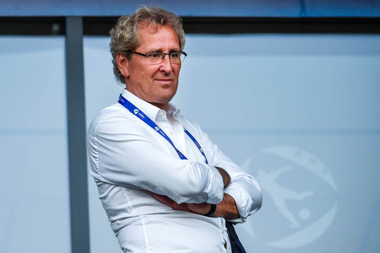 Sveriges förbundskapten Erik Hamrén på läktaren före