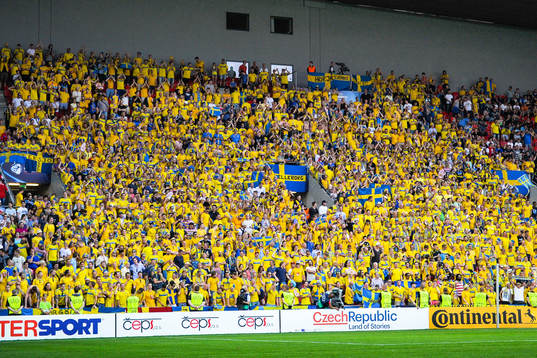 Sveriges supportrar på läktaren