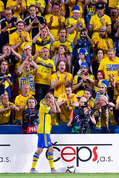 Sveriges supportrar och John Guidetti deppar