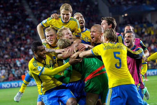 Sveriges spelare jublar