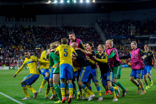 Sveriges spelare jublar