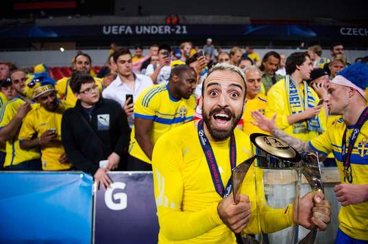 Sveriges Abdullah Khalili jublar