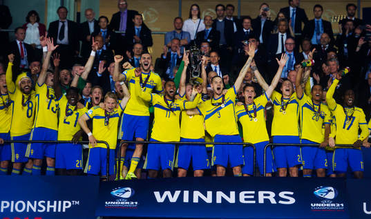 Sveriges Sebastian Holmén, Ludwig Augustinsson, Arber