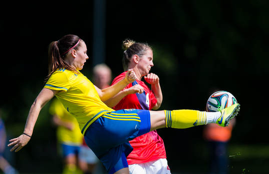 Sveriges Emma Jansson och Norges Tuva Hansen