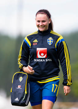 Sveriges målskytt Emma Jansson ser glad ut