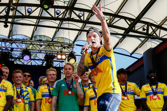 Sveriges John Guidetti firar när Sveriges U21-landslag