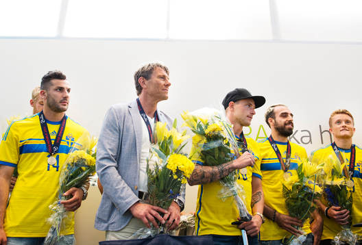 Mikael Ishak, förbundskapten Håkan Ericson, John
