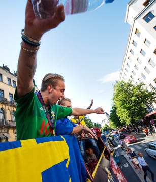 Målvakt Patrik Carlgren jublar när Sveriges U21-landslag