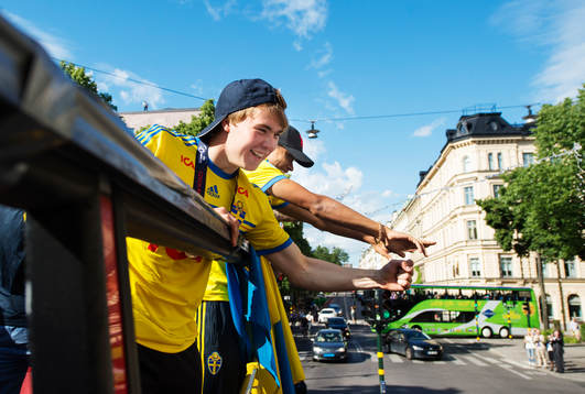 Simon Tibbling och Robin Quaison när Sveriges U21-landslag