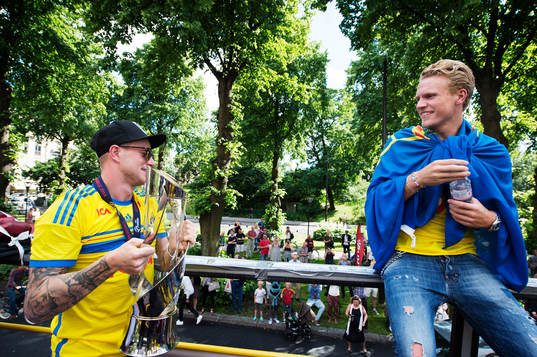 John Guidetti och Oscar Hiljemark när Sveriges