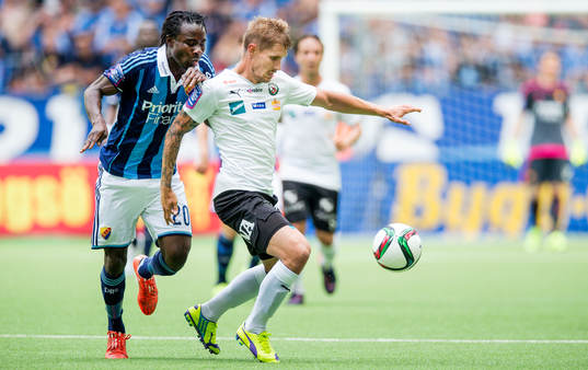 Djurgårdens Sam Johnson och Örebros Daniel Björnqvist i