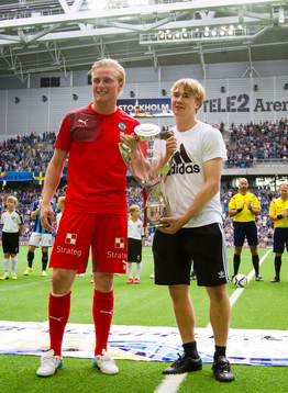 Örebros målvakt Jacob Rinne och förra