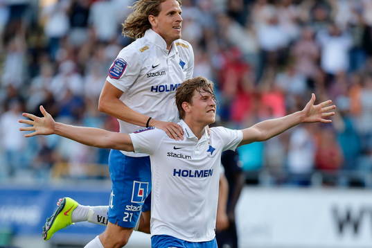 Norrköpings Alexander Fransson med Andreas Hadenius bakom
