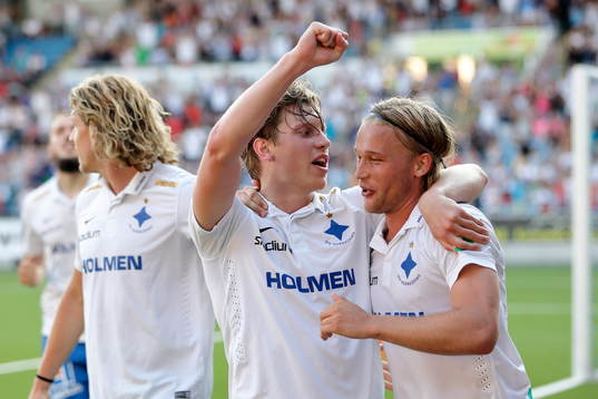 Norrköpings Alexander Fransson jublar med Nicklas Bärkroth