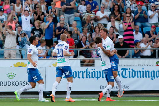 Norrköpings Linus Wahlqvist jublar
