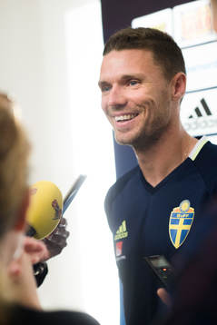 Marcus Berg i mixed zone