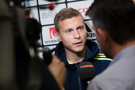 Victor Nilsson Lindelöf i mixed zone
