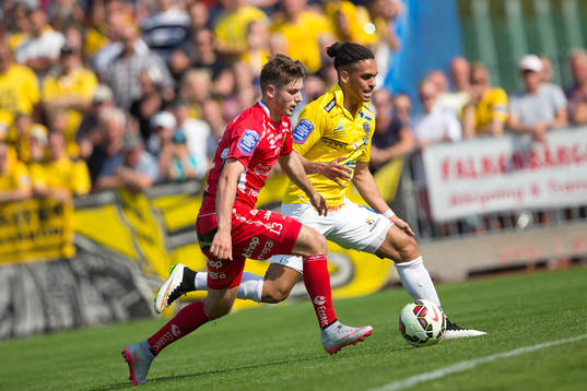 Elfsborgs Arber Zeneli och Falkenbergs Aleksander Jakobsen