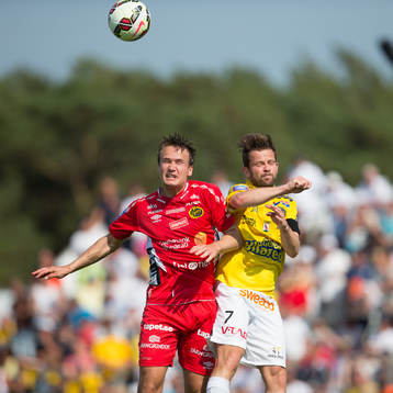 Elfsborgs Viktor Prodell och Falkenbergs David Svensson i