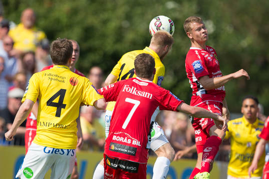 Falkenbergs Per Karlsson nickar in reduceringsmålet 2-2